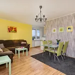Apartamento With Balcony Okopowa By Renters