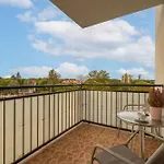 Apartamento With Balcony Okopowa By Renters