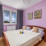 Apartamento With Balcony Okopowa By Renters